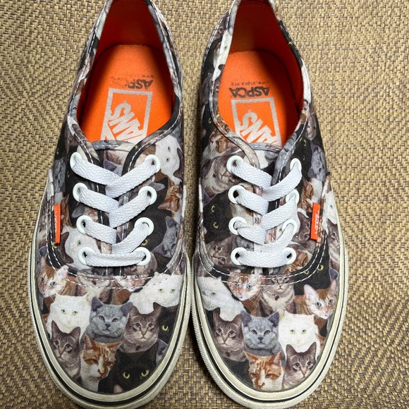 Limited Edition Vans ASPCA Cats Authentic’s - Picture 1 of 5